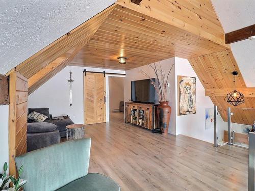 Family room - 1908 Ch. Du Village, Saint-Adolphe-D'Howard, QC - Indoor