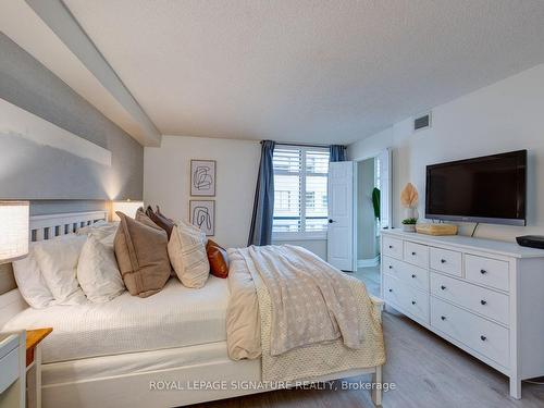 808A-280 Simcoe St, Toronto, ON - Indoor Photo Showing Bedroom