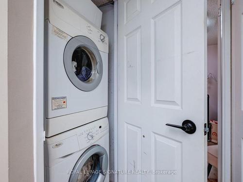 808A-280 Simcoe St, Toronto, ON - Indoor Photo Showing Laundry Room