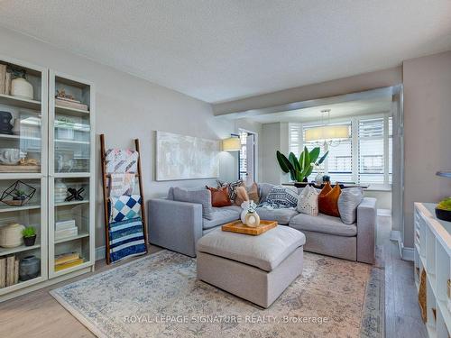 808A-280 Simcoe St, Toronto, ON - Indoor Photo Showing Living Room