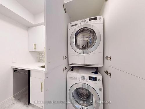 1704-50 Lombard St, Toronto, ON - Indoor Photo Showing Laundry Room