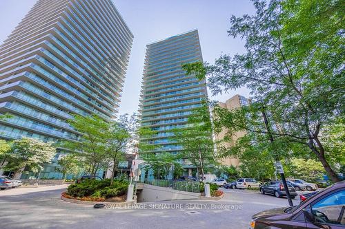 210-5500 Yonge St, Toronto, ON - Outdoor With Facade