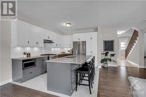 197 Equitation Circle, Ottawa, ON - Indoor Photo Showing Kitchen With Upgraded Kitchen