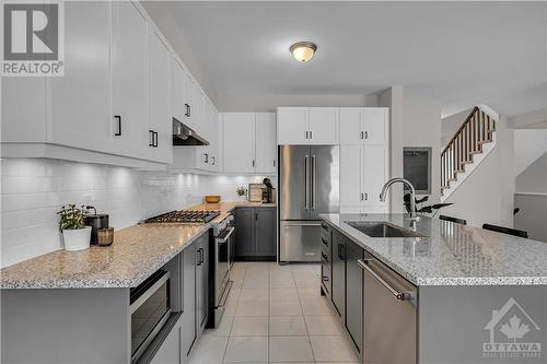 197 Equitation Circle, Ottawa, ON - Indoor Photo Showing Kitchen With Upgraded Kitchen