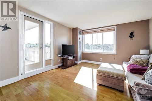 1599 Lassiter Terrace Unit#711, Ottawa, ON - Indoor Photo Showing Living Room