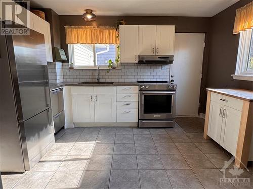 7 Exeter Drive, Ottawa, ON - Indoor Photo Showing Kitchen