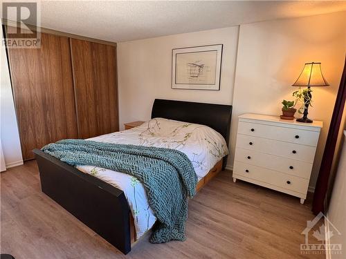 7 Exeter Drive, Ottawa, ON - Indoor Photo Showing Bedroom