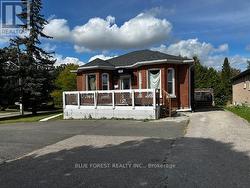 Front Yard Parking, Huge Front Porch - 