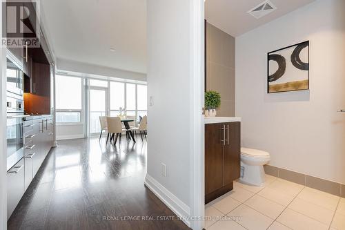 2926 - 5 Sheppard Avenue E, Toronto, ON - Indoor Photo Showing Bathroom