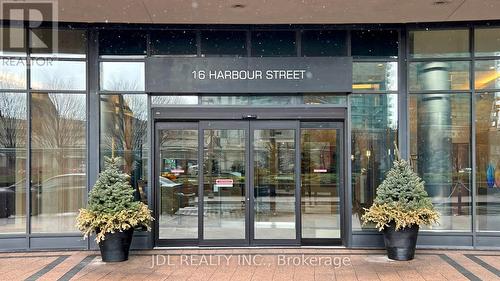 3809 - 16 Harbour Street, Toronto, ON 