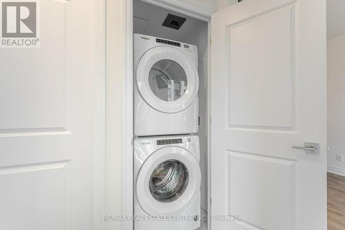 1210 - 30 Elm Drive, Mississauga, ON - Indoor Photo Showing Laundry Room