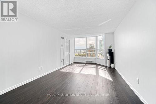 1504 - 250 Webb Drive, Mississauga, ON - Indoor Photo Showing Other Room