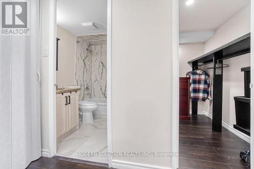 1504 - 250 Webb Drive, Mississauga, ON - Indoor Photo Showing Bathroom