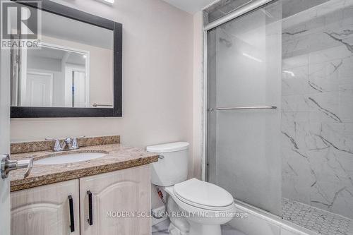 1504 - 250 Webb Drive, Mississauga, ON - Indoor Photo Showing Bathroom