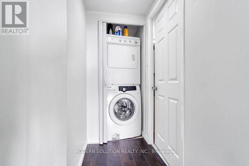 1504 - 250 Webb Drive, Mississauga, ON - Indoor Photo Showing Laundry Room