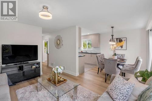 20 Rawling Crescent, Brampton, ON - Indoor Photo Showing Living Room