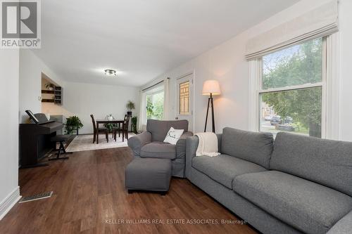 36 Raylawn Crescent, Halton Hills, ON - Indoor Photo Showing Living Room