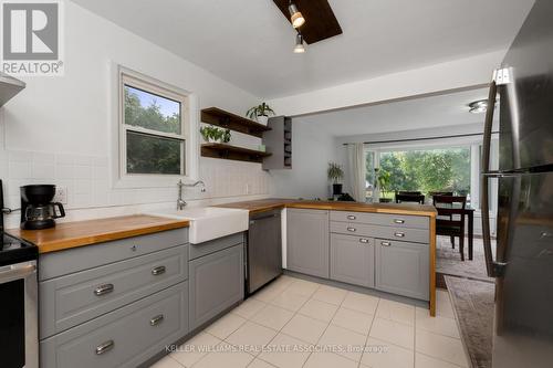 36 Raylawn Crescent, Halton Hills, ON - Indoor Photo Showing Kitchen