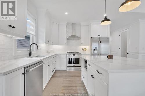 399 Brunmar, Lakeshore, ON - Indoor Photo Showing Kitchen With Upgraded Kitchen