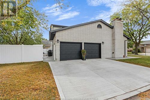 2850 Mangin Crescent, Windsor, ON - Outdoor