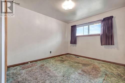 812 Tenth Avenue, Hamilton, ON - Indoor Photo Showing Other Room