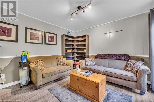 12 Mcnab Place, Caledonia, ON - Indoor Photo Showing Living Room