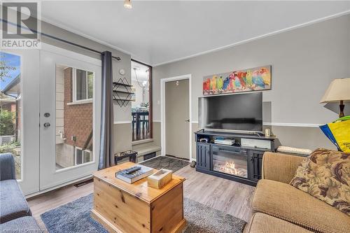 12 Mcnab Place, Caledonia, ON - Indoor Photo Showing Living Room