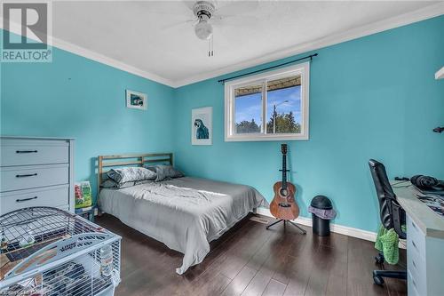 12 Mcnab Place, Caledonia, ON - Indoor Photo Showing Bedroom