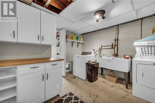 12 Mcnab Place, Caledonia, ON - Indoor Photo Showing Laundry Room