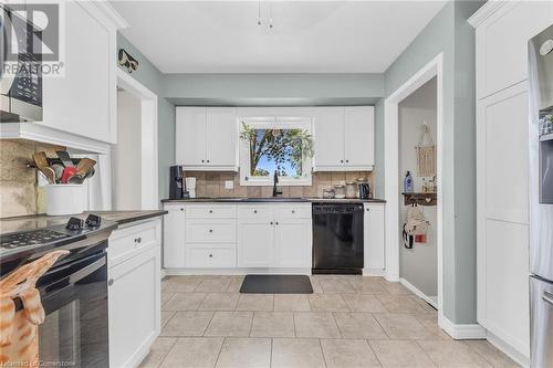 12 Mcnab Place, Caledonia, ON - Indoor Photo Showing Kitchen