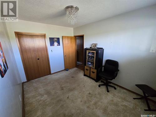 105 Howell Avenue, Saskatoon, SK - Indoor