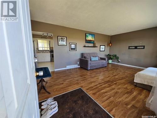 105 Howell Avenue, Saskatoon, SK - Indoor