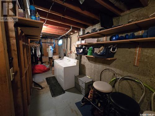 105 Howell Avenue, Saskatoon, SK - Indoor Photo Showing Laundry Room