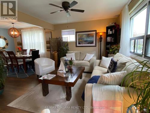 133 Lavinia Street, Fort Erie, ON - Indoor Photo Showing Living Room