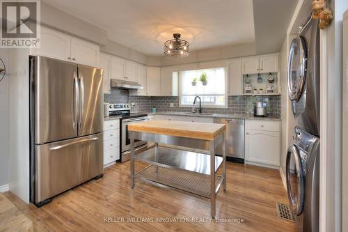 258 Keewatin Avenue, Kitchener, ON - Indoor Photo Showing Kitchen