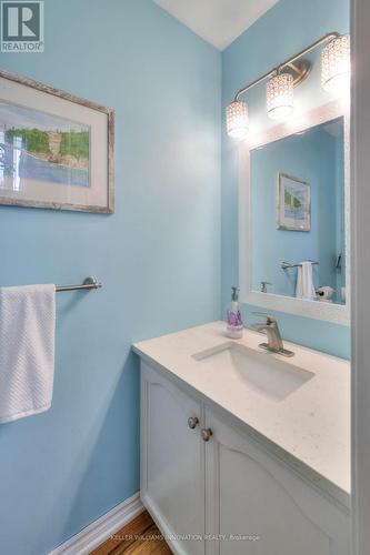 258 Keewatin Avenue, Kitchener, ON - Indoor Photo Showing Bathroom