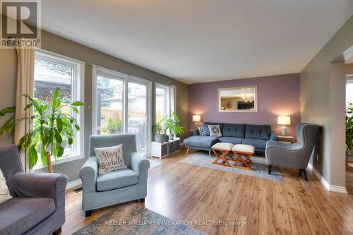 258 Keewatin Avenue, Kitchener, ON - Indoor Photo Showing Living Room