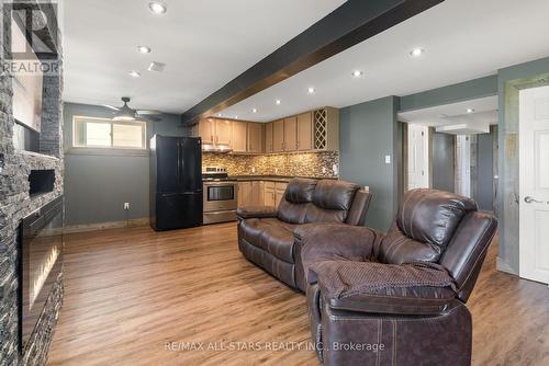 283 Snug Harbour Road, Kawartha Lakes, ON - Indoor Photo Showing Living Room