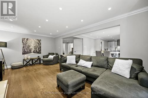 4364 Palisades Lane, Mississauga, ON - Indoor Photo Showing Living Room