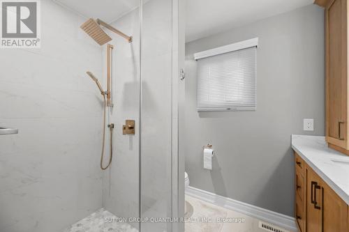 4364 Palisades Lane, Mississauga, ON - Indoor Photo Showing Bathroom