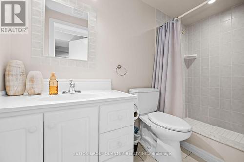 4364 Palisades Lane, Mississauga, ON - Indoor Photo Showing Bathroom