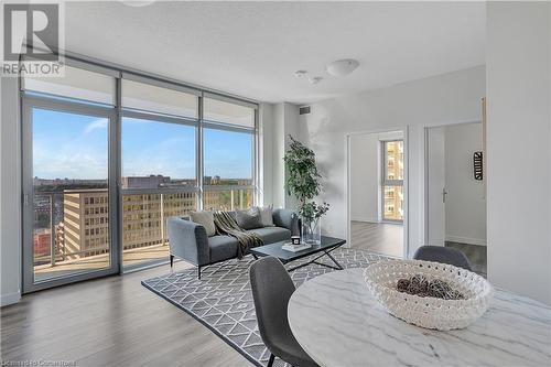 60 Frederick Street Unit# 1507, Kitchener, ON - Indoor Photo Showing Living Room