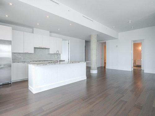 Kitchen - 3404-405 Rue De La Concorde, Montréal (Ville-Marie), QC - Indoor Photo Showing Kitchen With Upgraded Kitchen