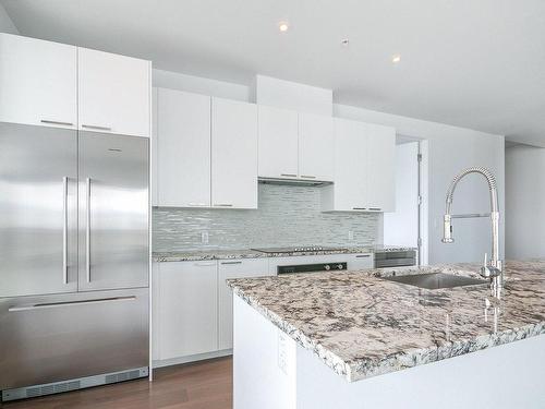 Kitchen - 3404-405 Rue De La Concorde, Montréal (Ville-Marie), QC - Indoor Photo Showing Kitchen With Upgraded Kitchen