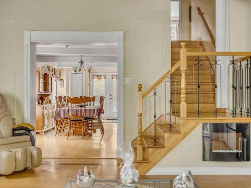 Staircase - 3166 Av. St-Augustin, Lévis (Les Chutes-De-La-Chaudière-Est), QC - Indoor Photo Showing Living Room