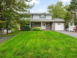 40 Barry Allen Drive  Dartmouth, NS B2W 5Z9