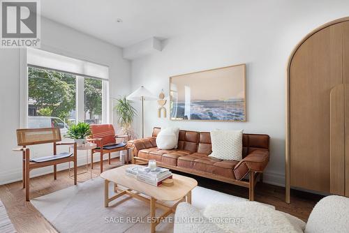 152 Rhodes Avenue, Toronto, ON - Indoor Photo Showing Living Room