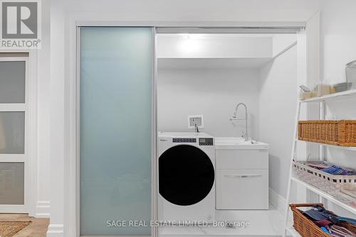 152 Rhodes Avenue, Toronto, ON - Indoor Photo Showing Laundry Room