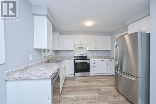 116 Burbank Crescent, Orangeville, ON - Indoor Photo Showing Kitchen With Stainless Steel Kitchen With Double Sink With Upgraded Kitchen