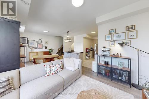 51 Frederick Wilson Avenue, Markham, ON - Indoor Photo Showing Living Room